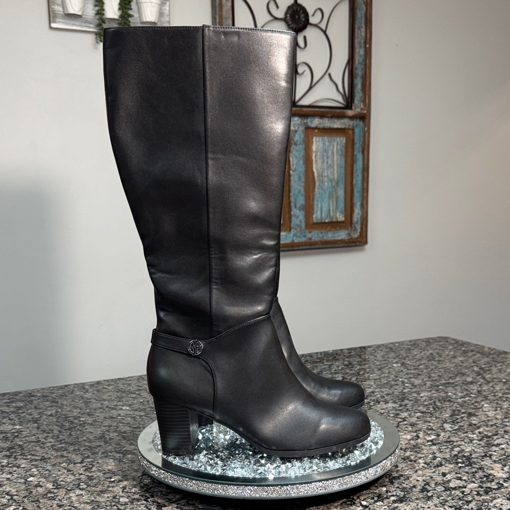 Giani Bernini memory foam Black Heeled Boots NWT 12